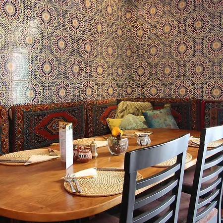 Pinos Eetcafe 提耳堡