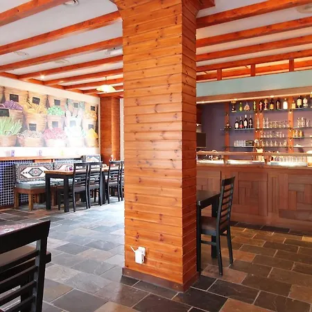 Pinos Eetcafe
