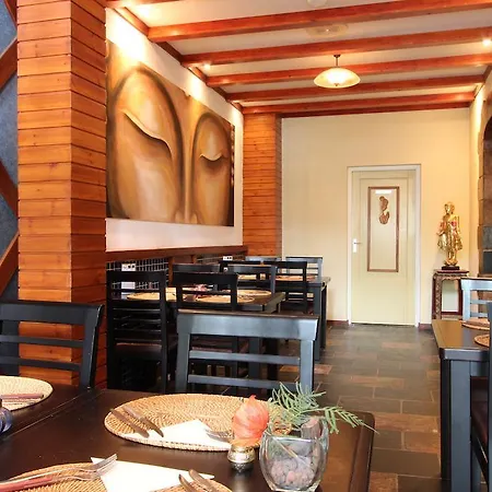 Pinos Eetcafe *