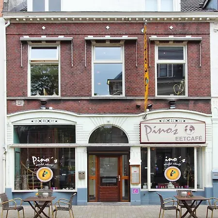 Pinos Eetcafe 提耳堡