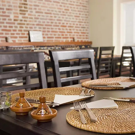 Pinos Eetcafe 提耳堡